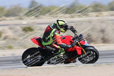 media/Jan-15-2026-Racers Edge (Thu) [[dfebeb70ab]]/3-B Group/Session 2 (Turn 15 Inside Pans)/